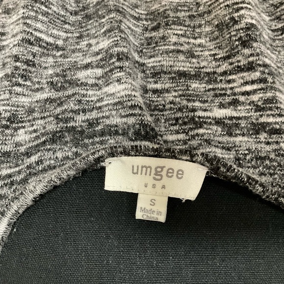 Umgee Cold Shoulder Tunic - Picture 3 of 4